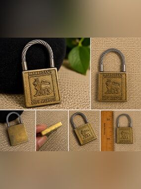 Vintage Marriott's Club Marquis Brass Tone Hotel Keychain Key Fob Lion Logo
